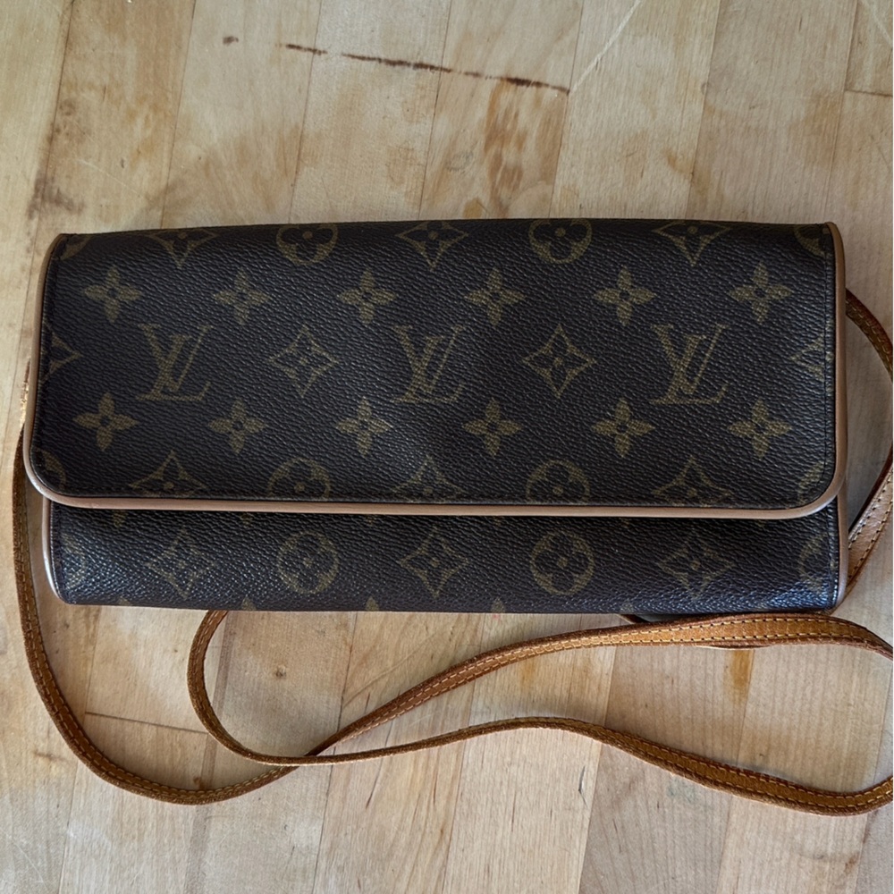 Louis Vuitton monogram GM pochette